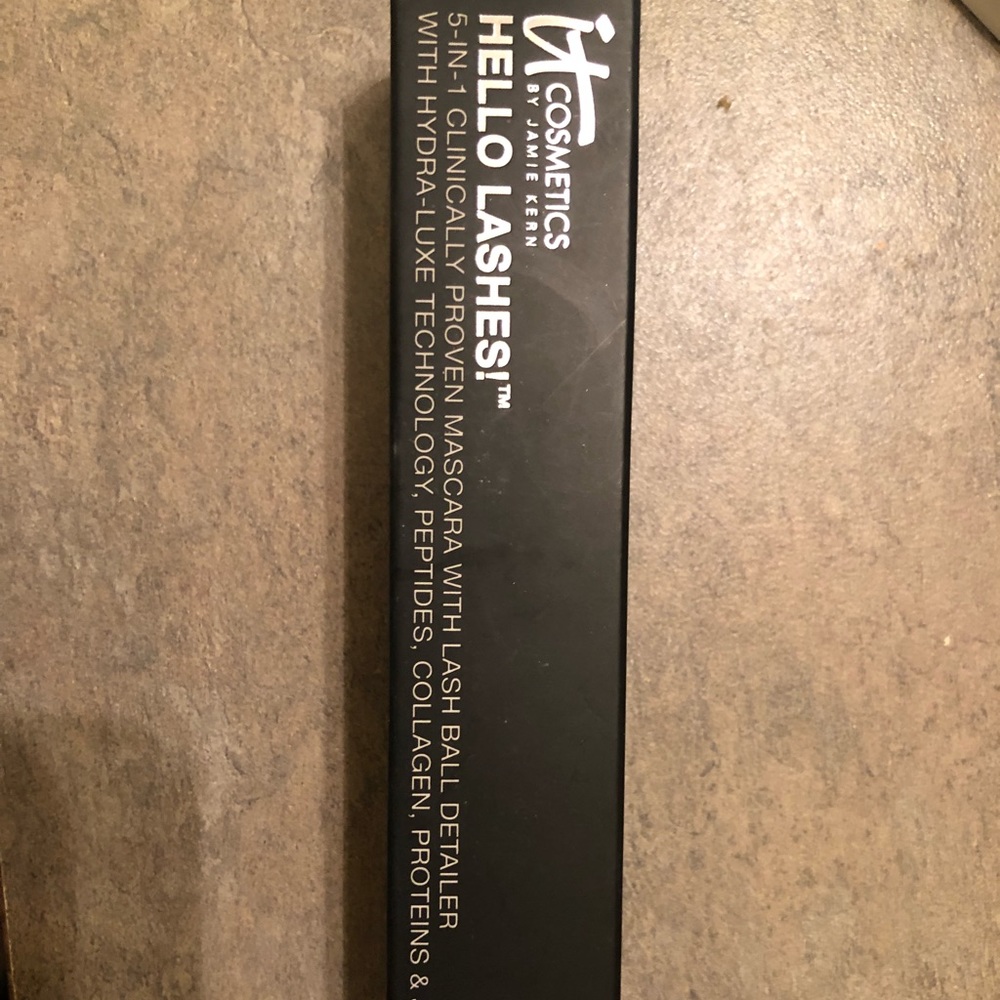 IT Cosmetics Mascara in black NWT